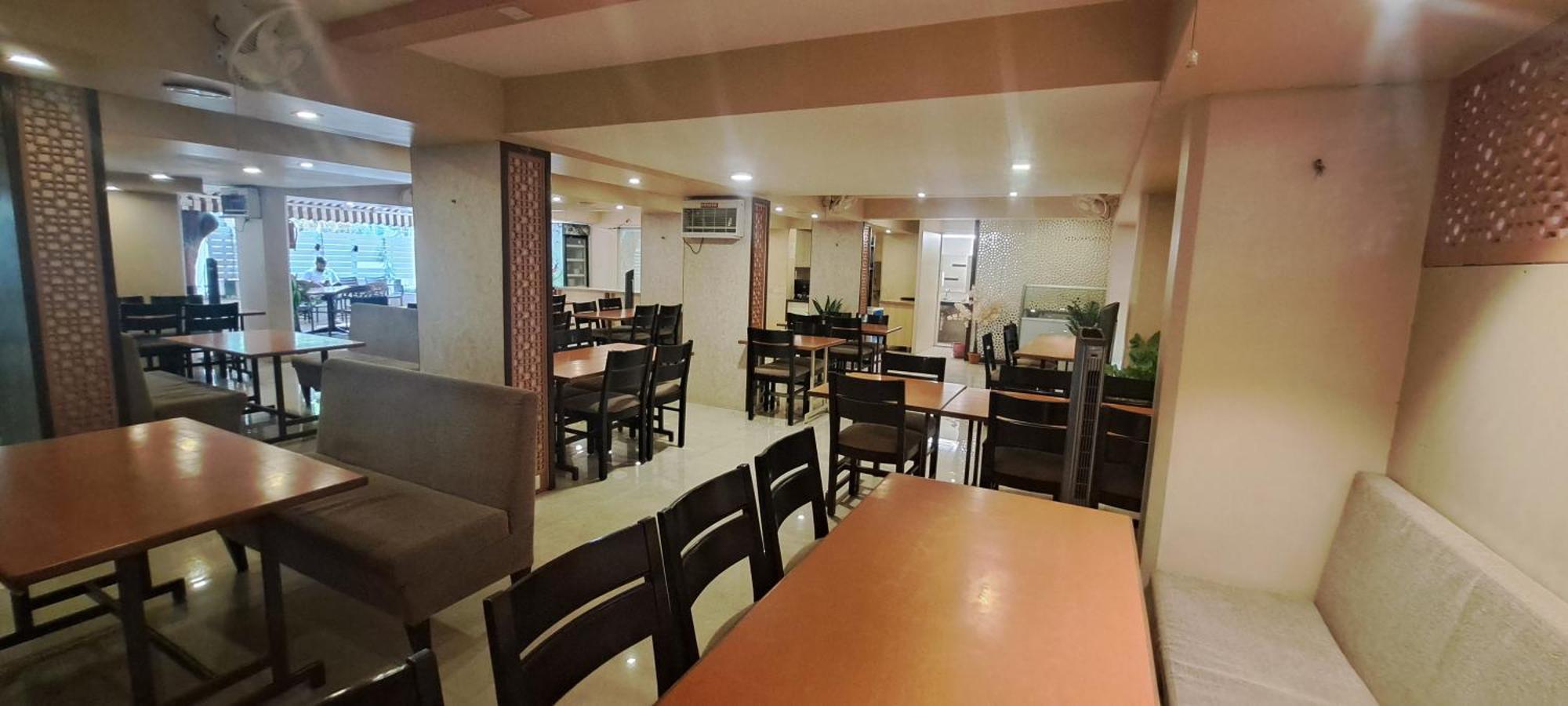 Hotel Swaroop Poona Buitenkant foto