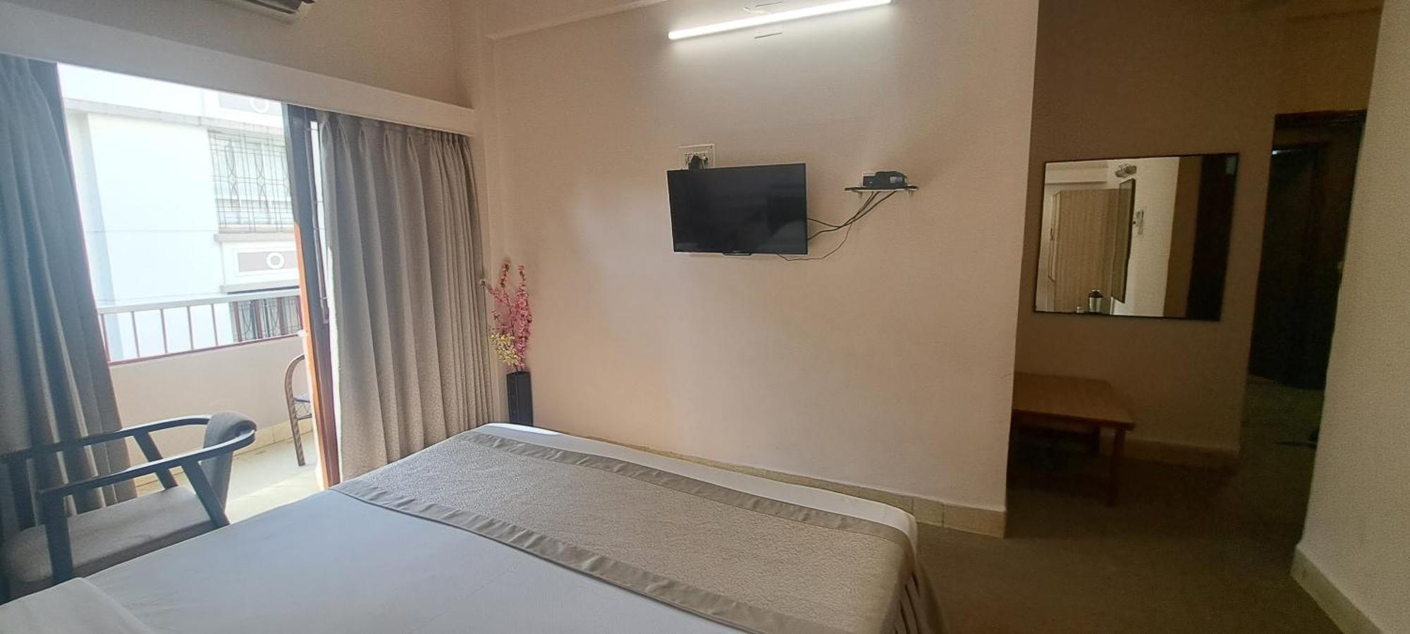 Hotel Swaroop Poona Buitenkant foto