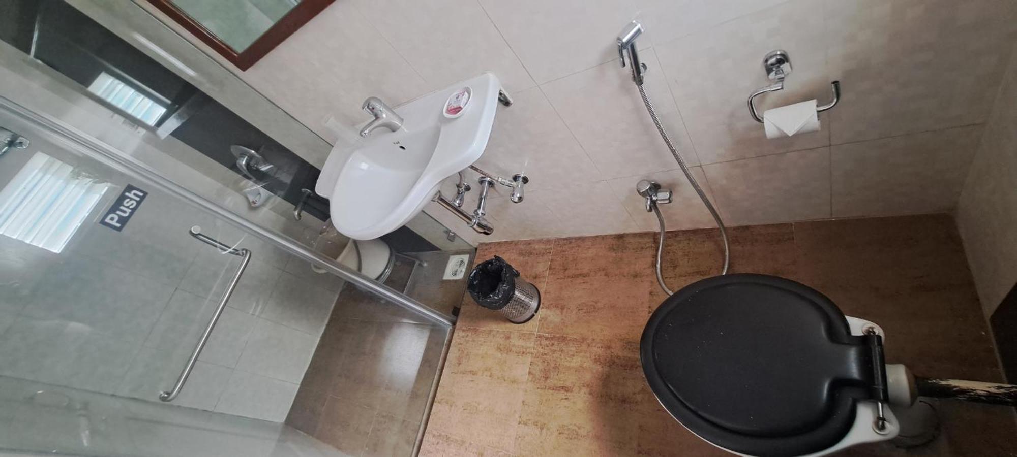 Hotel Swaroop Poona Buitenkant foto