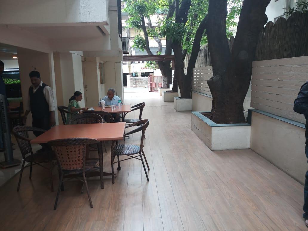 Hotel Swaroop Poona Buitenkant foto