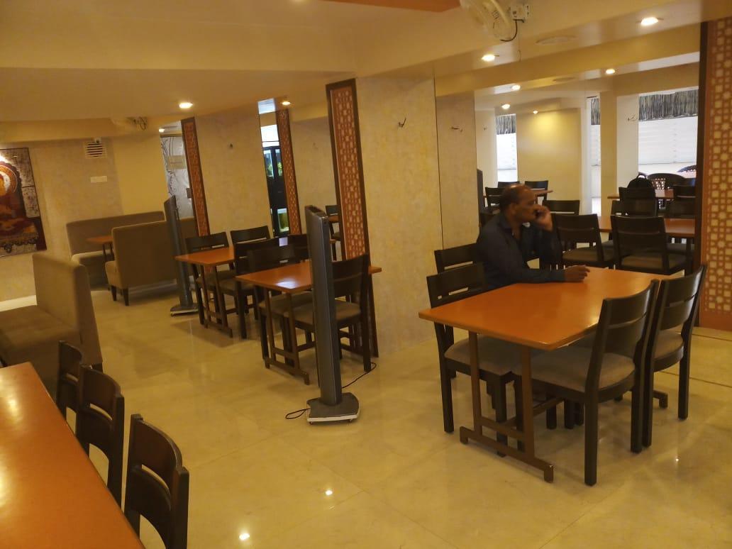 Hotel Swaroop Poona Buitenkant foto